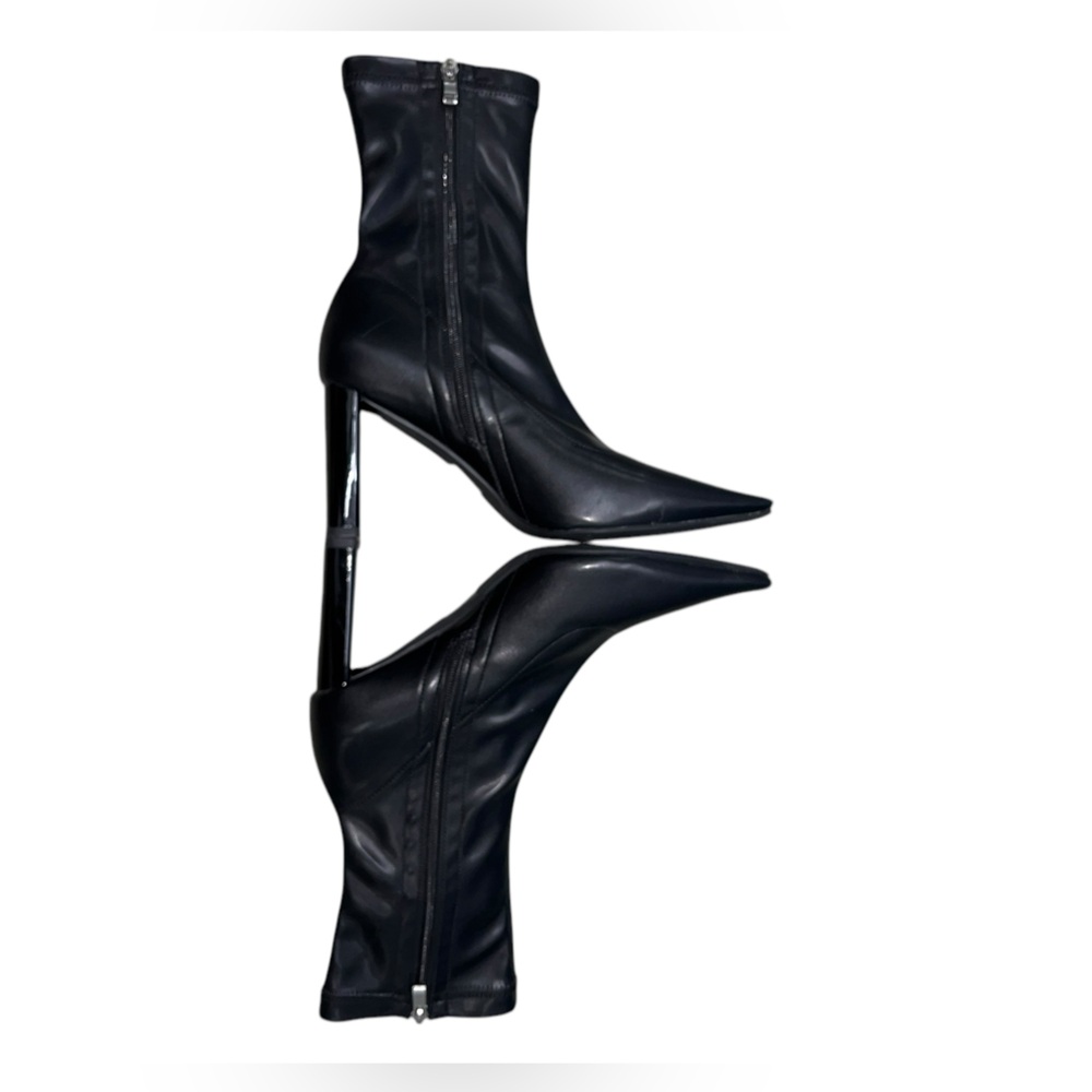 Taepusr Black Ankle Booties NWOB - Picture 9 of 11